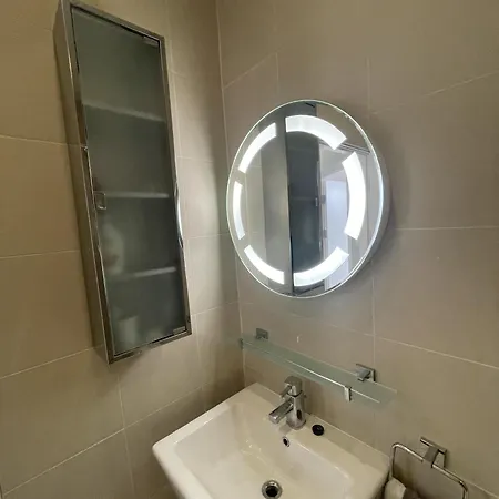 21 Victoria, بيت للعطل